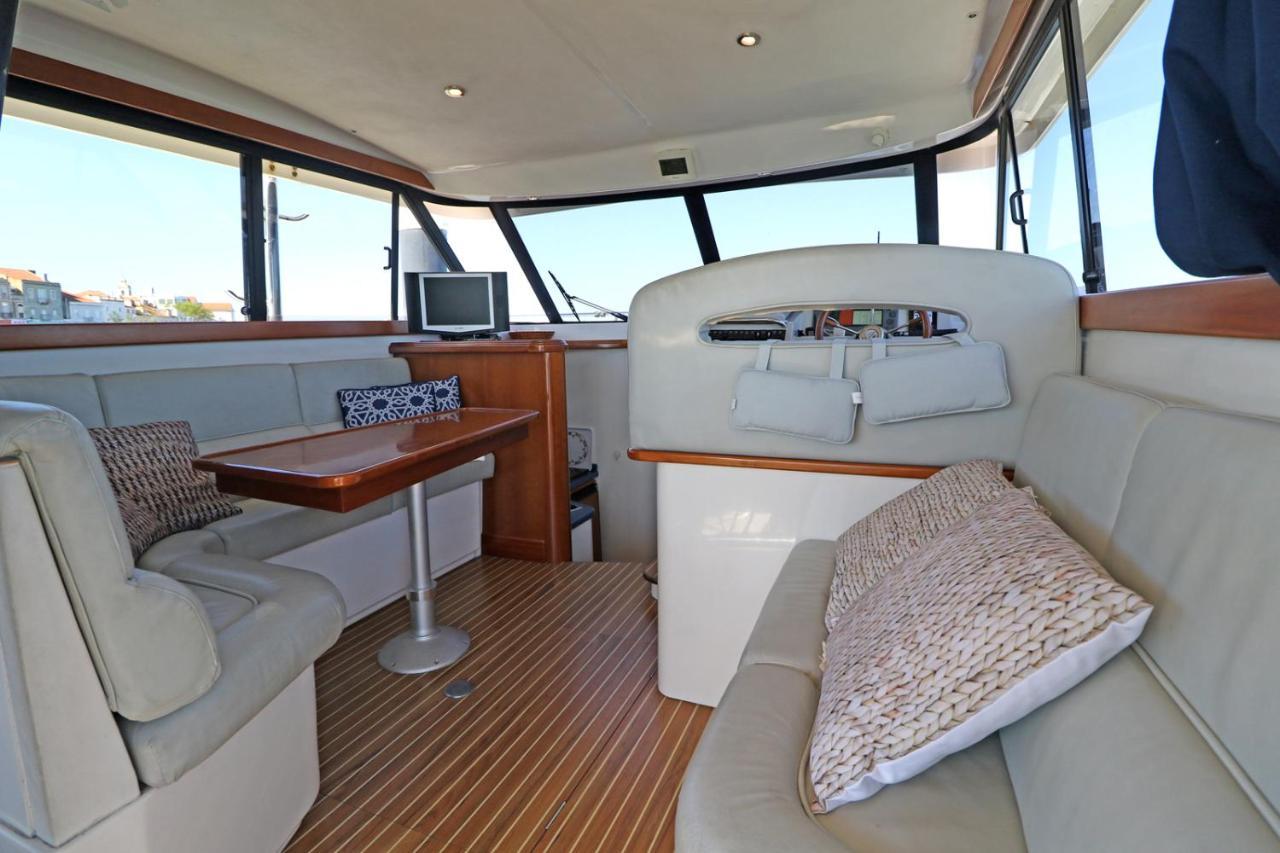 Private Yacht, We Love Our Guests Лиссабон Экстерьер фото