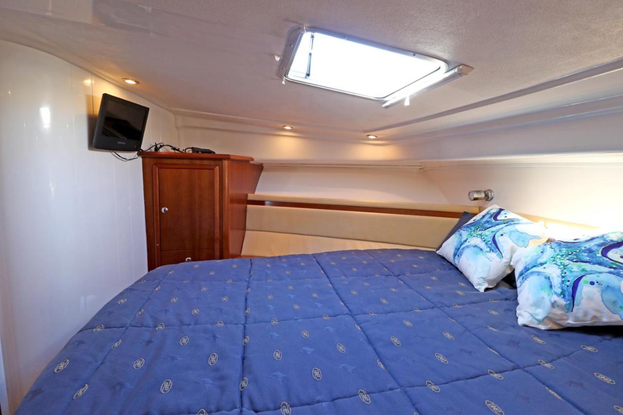Private Yacht, We Love Our Guests Лиссабон Экстерьер фото