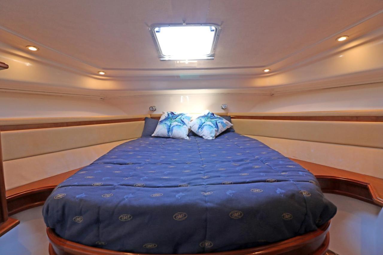 Private Yacht, We Love Our Guests Лиссабон Экстерьер фото