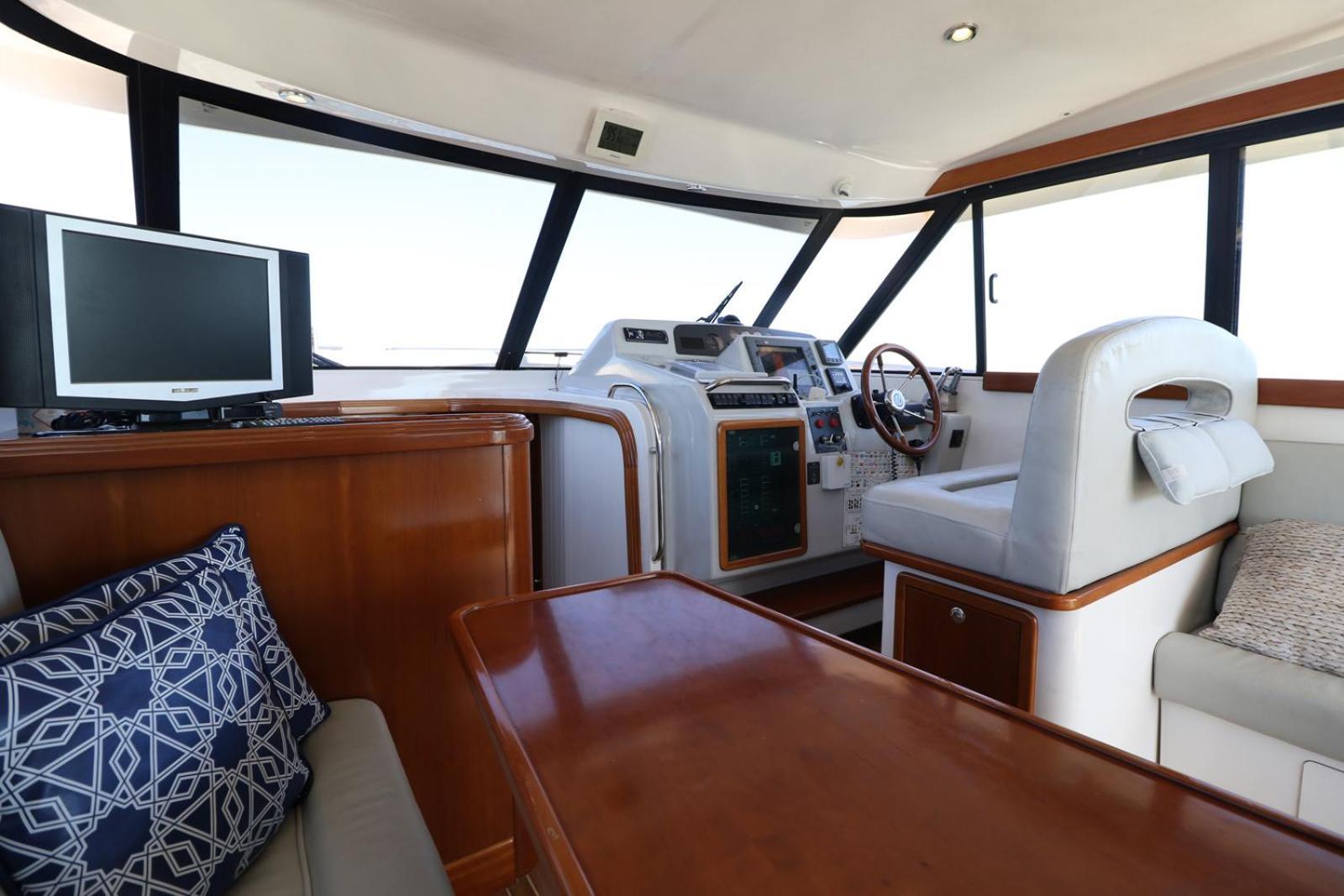 Private Yacht, We Love Our Guests Лиссабон Экстерьер фото