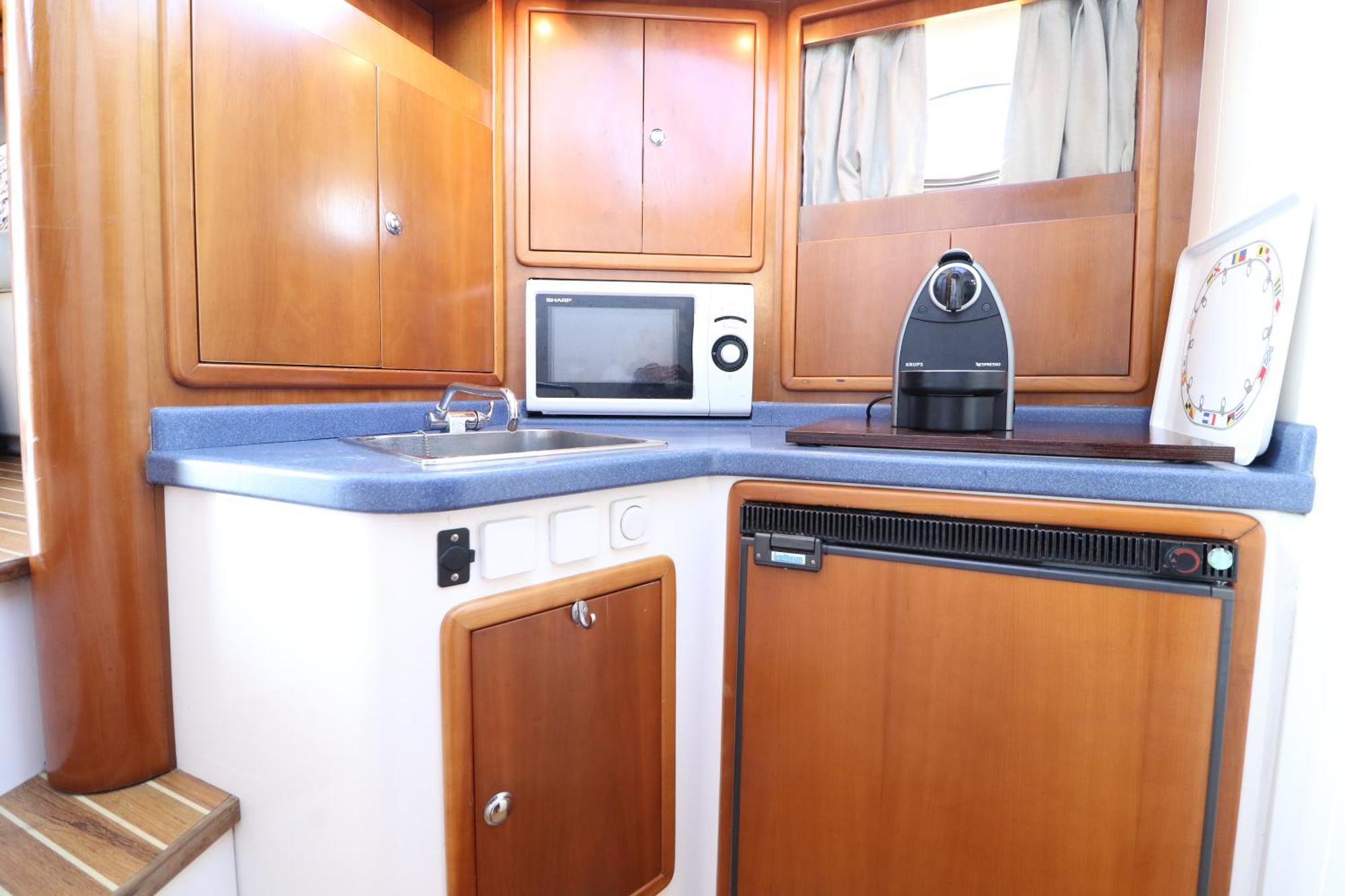 Private Yacht, We Love Our Guests Лиссабон Экстерьер фото